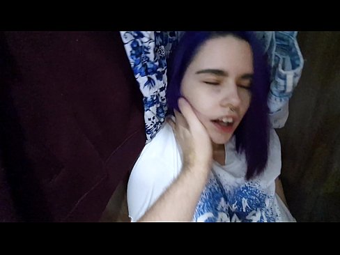 ❤️ Нашел сестренку в шкафу и помог кончить Домашнее порно на pornochaturbate.ru